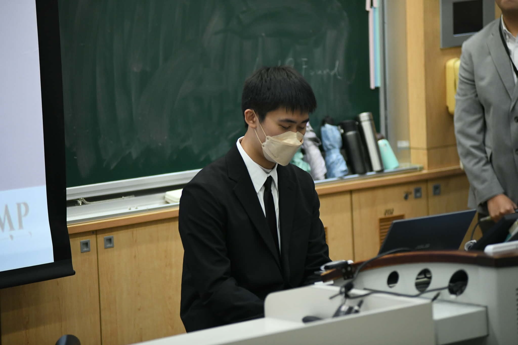 李冠霖